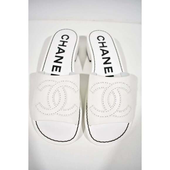 Chanel 22S White Calfskin Leather CC Logo Mules Slide Sandal Block Heel Flat 38 - Picture 5 of 12